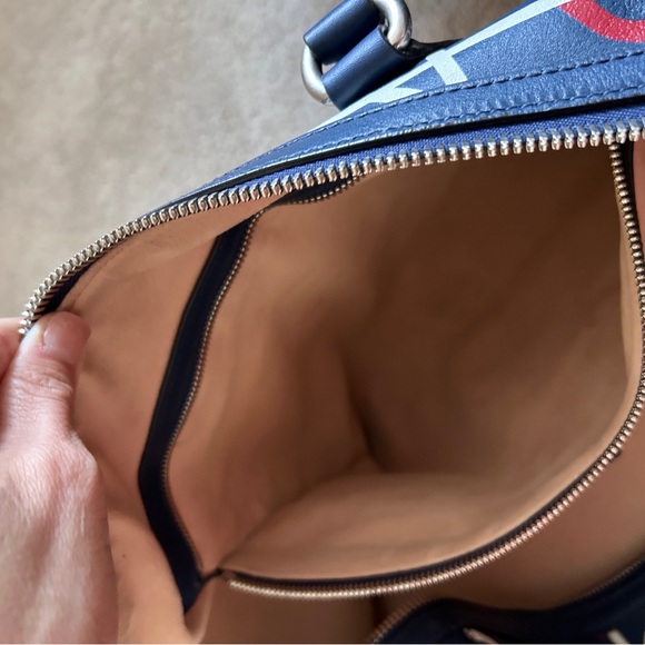 Gucci Ghost Duffle Bag - Picture 12 of 14